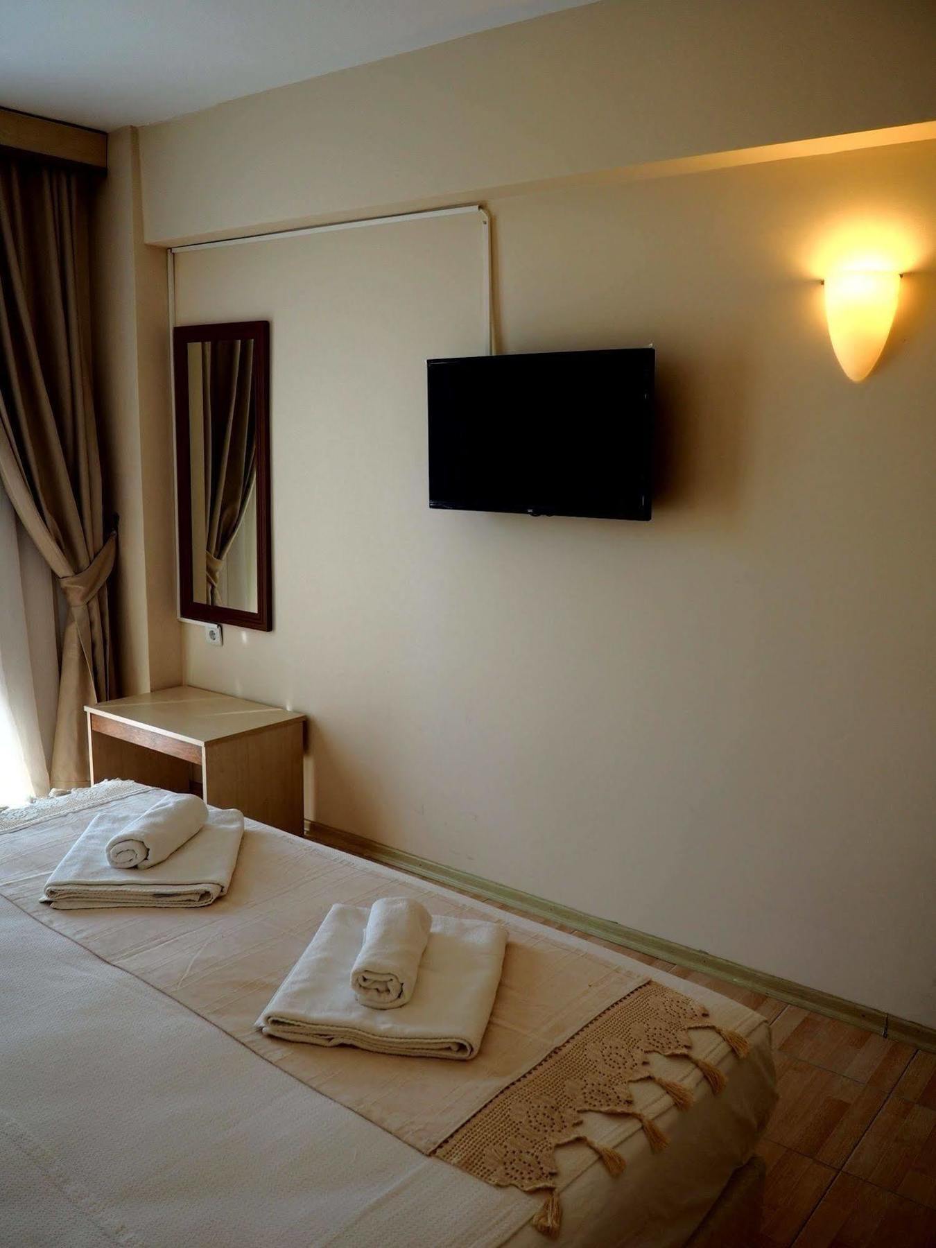 Atlas Apart Hotel Cesme Exterior photo